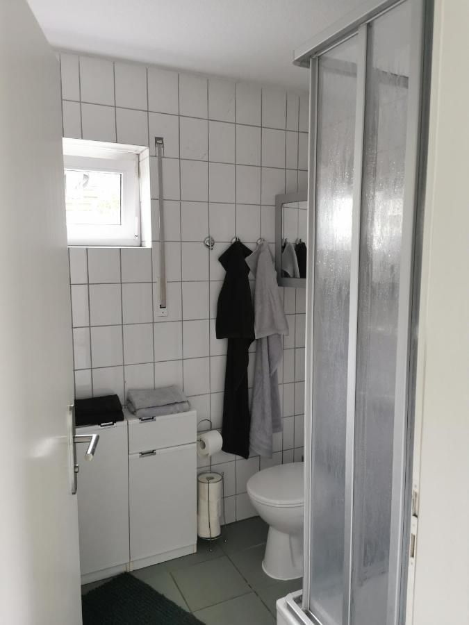 Souterrain-Wohnung Mit Kostenlosem Stellplatz 莱比锡 外观 照片